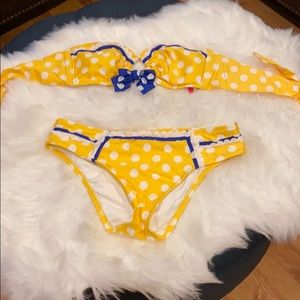 Yellow polka dot bikini 👙